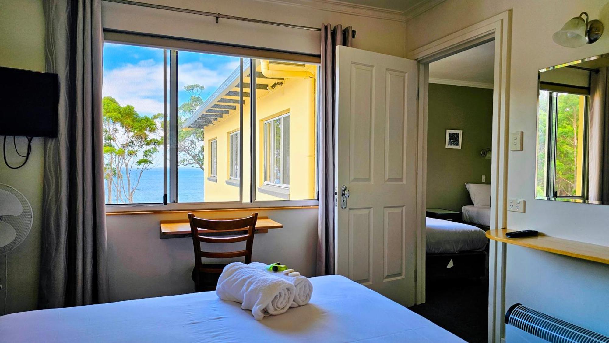 Lufra Beachside Hotel Eaglehawk Neck Ruang foto
