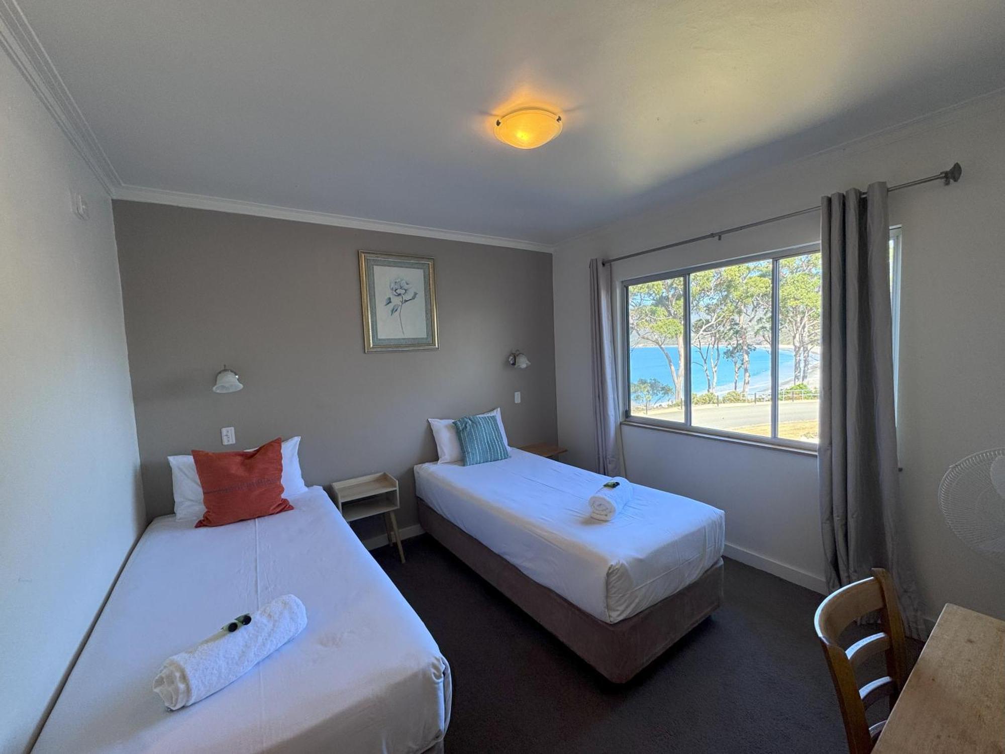 Lufra Beachside Hotel Eaglehawk Neck Ruang foto